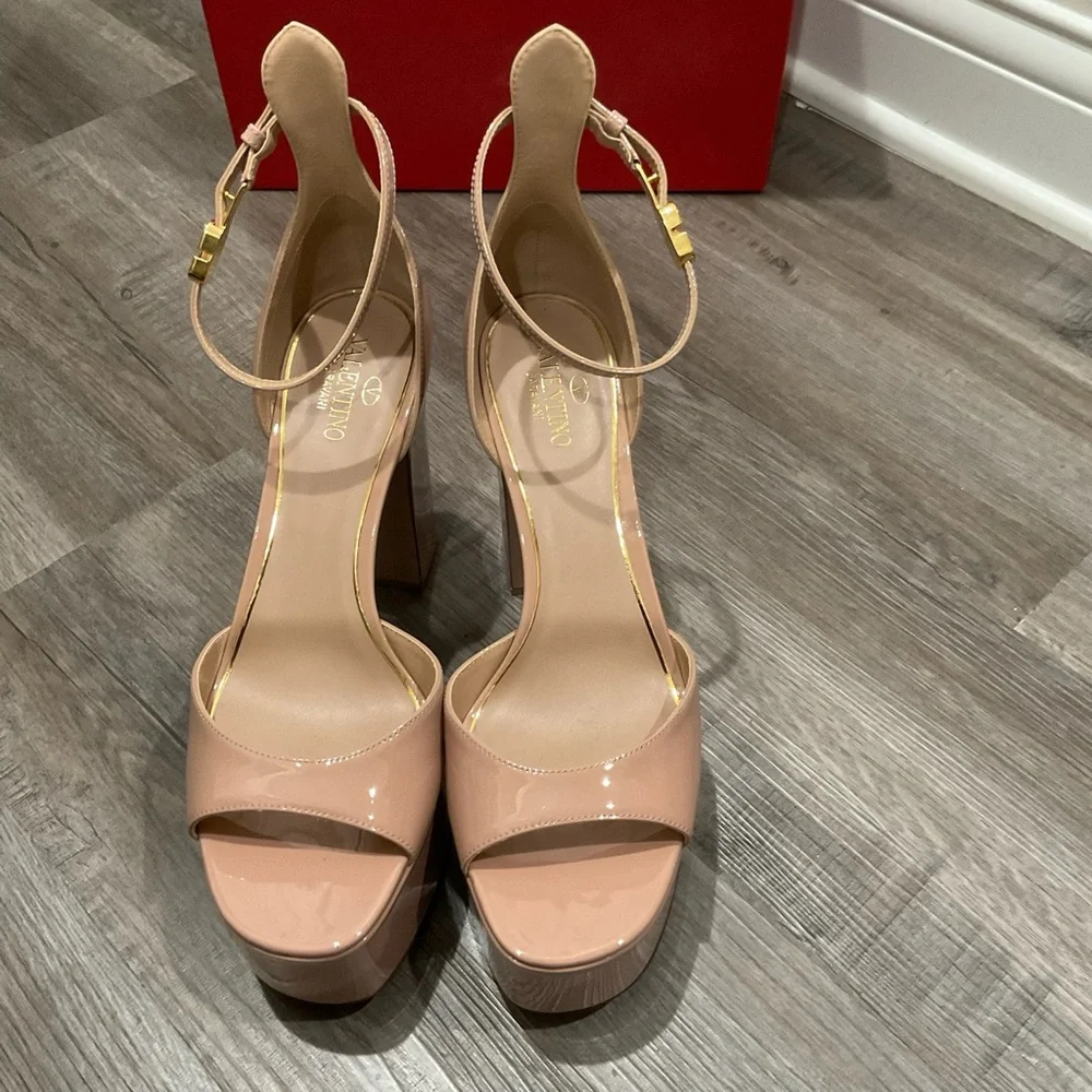 Valentino Garavani Logo Neutral Tan Go Patent Leather Sandal Platforms